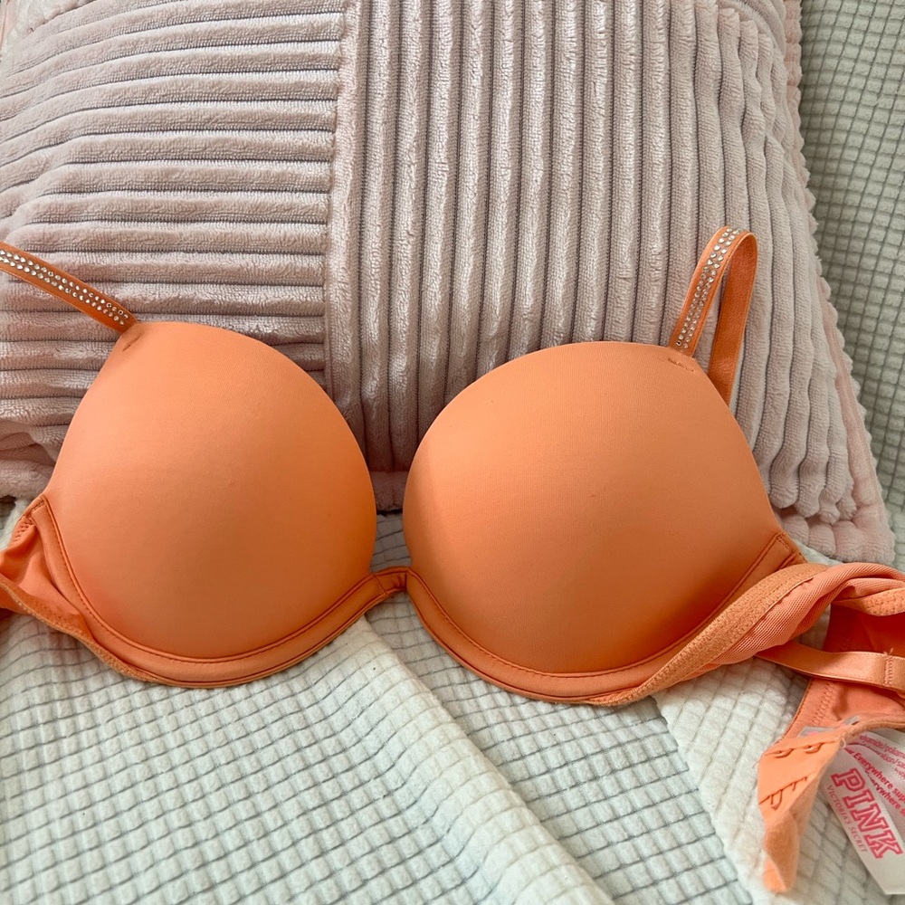Victoria’s Secret push up bra 32B